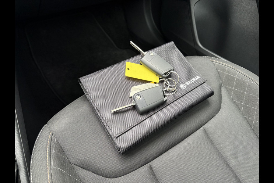 Škoda Kamiq 1.0 TSi 115pk Business Edition PANORAMADAK/VIRTUAL/CAMERA/PDC/19INCH/TREKHAAK