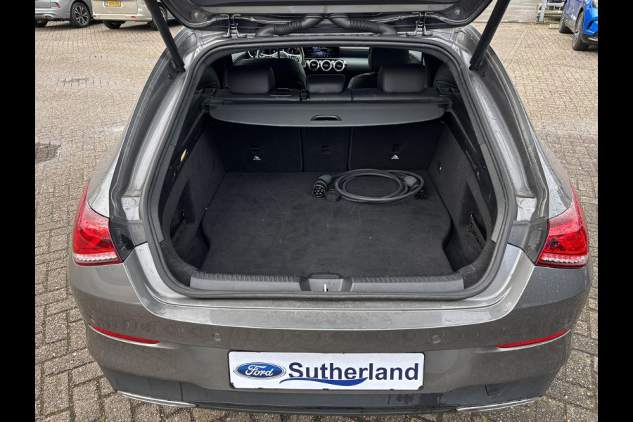 Mercedes-Benz CLA-Klasse Shooting Brake 250 e Progressive | Adaptive cruise control | 360 graden camera | Stoelverwarming