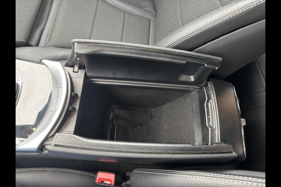 Mercedes-Benz GLC 300e 4MATIC Business Solution | PHEV | 320pk | Plug-in Hybride | Achteruitrijcamera | Navigatie | Half leder