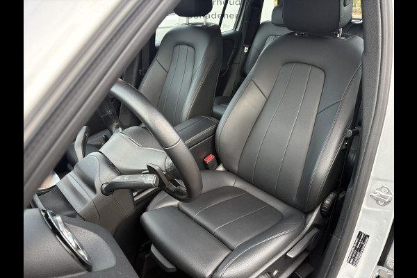 Mercedes-Benz Glb 200 Business Solution Luxury 163pk | Dodehoeksensoren | Elektrische Achterklep | Volledig Leder | Stoelverwarming | Achteruitrijcamera | Eerste eigenaar