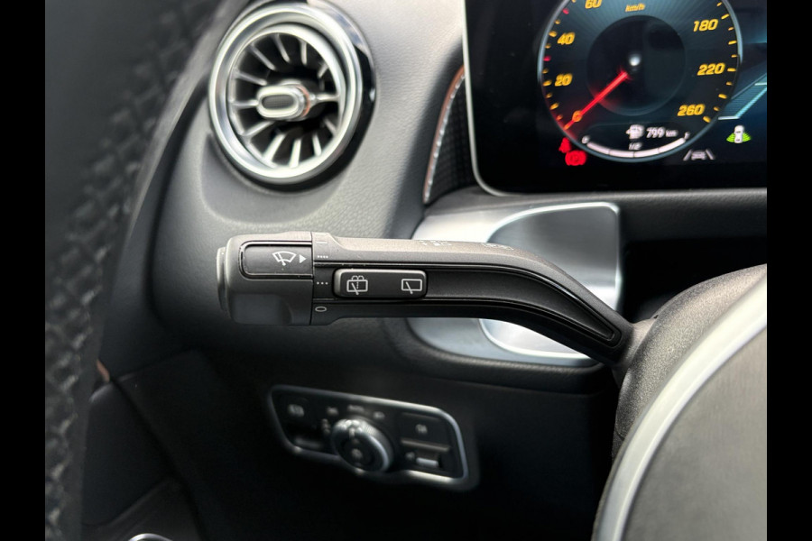 Mercedes-Benz Glb 200 Business Solution Luxury 163pk | Dodehoeksensoren | Elektrische Achterklep | Volledig Leder | Stoelverwarming | Achteruitrijcamera | Eerste eigenaar