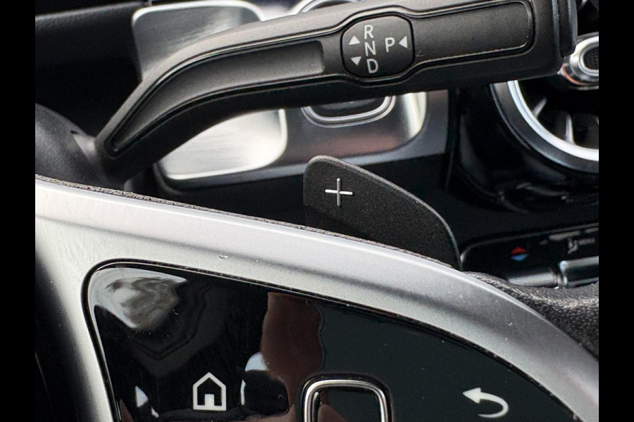 Mercedes-Benz Glb 200 Business Solution Luxury 163pk | Dodehoeksensoren | Elektrische Achterklep | Volledig Leder | Stoelverwarming | Achteruitrijcamera | Eerste eigenaar