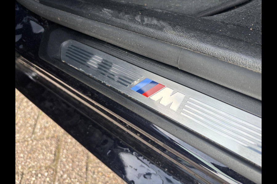 BMW X3 xDrive30e M Sport | Plug-in Hybride | PHEV | Volle uitrusting | 20 inch |  Panoramadak | Trekhaak | Harman/kardon | 360 graden camera | Leder Vernasca Schwarz | Elektrische stoelen met memory functie | M pakket | Sportstoelen | Stoelverwarming| Adaptive Led | Head Up Display | Keyless entry | Elektrische achterklep | Adaptive cruise control | Dodehoeksensoren | Digitaal instrumentenpaneel SCI |