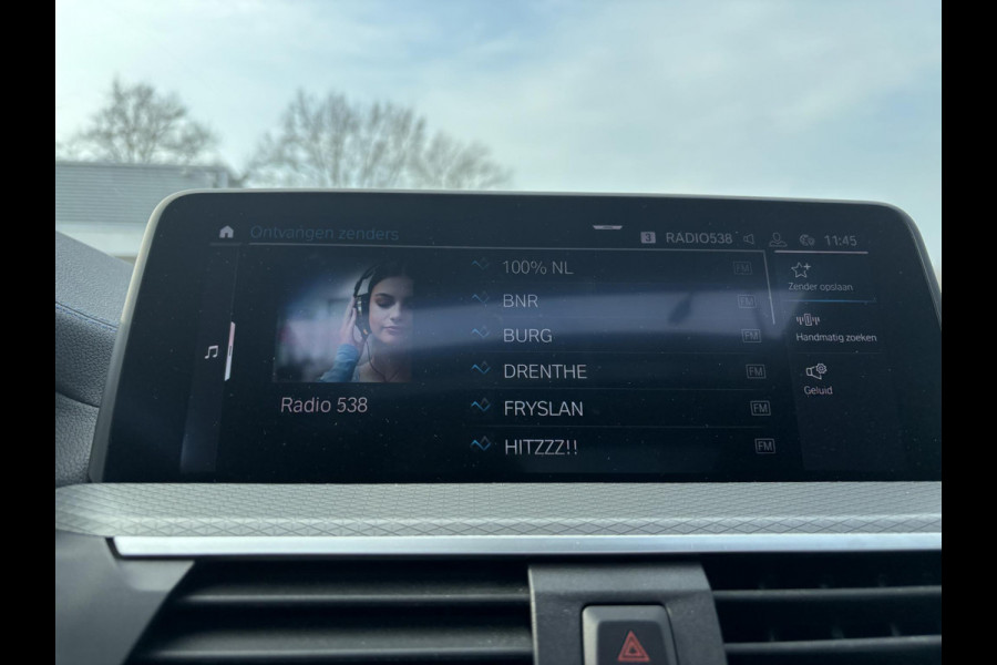 BMW X3 xDrive30e M Sport | Plug-in Hybride | PHEV | Volle uitrusting | 20 inch |  Panoramadak | Trekhaak | Harman/kardon | 360 graden camera | Leder Vernasca Schwarz | Elektrische stoelen met memory functie | M pakket | Sportstoelen | Stoelverwarming| Adaptive Led | Head Up Display | Keyless entry | Elektrische achterklep | Adaptive cruise control | Dodehoeksensoren | Digitaal instrumentenpaneel SCI |