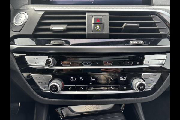 BMW X3 xDrive30e M Sport | Plug-in Hybride | PHEV | Volle uitrusting | 20 inch |  Panoramadak | Trekhaak | Harman/kardon | 360 graden camera | Leder Vernasca Schwarz | Elektrische stoelen met memory functie | M pakket | Sportstoelen | Stoelverwarming| Adaptive Led | Head Up Display | Keyless entry | Elektrische achterklep | Adaptive cruise control | Dodehoeksensoren | Digitaal instrumentenpaneel SCI |