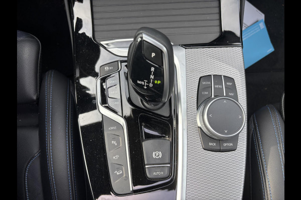 BMW X3 xDrive30e M Sport | Plug-in Hybride | PHEV | Volle uitrusting | 20 inch |  Panoramadak | Trekhaak | Harman/kardon | 360 graden camera | Leder Vernasca Schwarz | Elektrische stoelen met memory functie | M pakket | Sportstoelen | Stoelverwarming| Adaptive Led | Head Up Display | Keyless entry | Elektrische achterklep | Adaptive cruise control | Dodehoeksensoren | Digitaal instrumentenpaneel SCI |