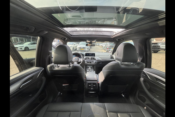 BMW X3 xDrive30e M Sport | Plug-in Hybride | PHEV | Volle uitrusting | 20 inch |  Panoramadak | Trekhaak | Harman/kardon | 360 graden camera | Leder Vernasca Schwarz | Elektrische stoelen met memory functie | M pakket | Sportstoelen | Stoelverwarming| Adaptive Led | Head Up Display | Keyless entry | Elektrische achterklep | Adaptive cruise control | Dodehoeksensoren | Digitaal instrumentenpaneel SCI |