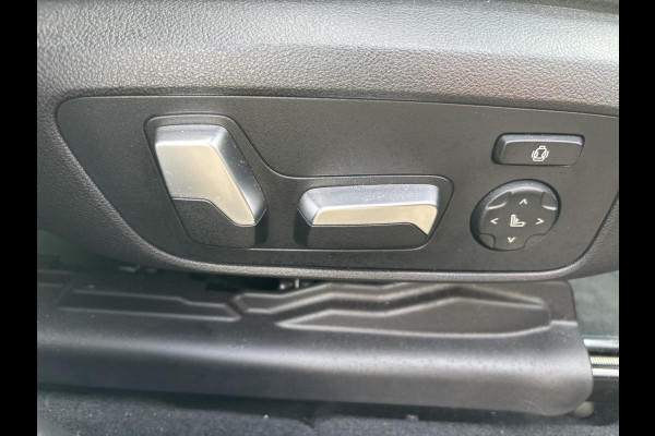 BMW X3 xDrive30e M Sport | Plug-in Hybride | PHEV | Volle uitrusting | 20 inch |  Panoramadak | Trekhaak | Harman/kardon | 360 graden camera | Leder Vernasca Schwarz | Elektrische stoelen met memory functie | M pakket | Sportstoelen | Stoelverwarming| Adaptive Led | Head Up Display | Keyless entry | Elektrische achterklep | Adaptive cruise control | Dodehoeksensoren | Digitaal instrumentenpaneel SCI |