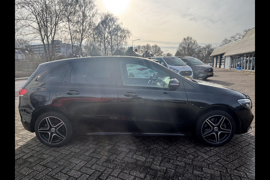 Mercedes-Benz B-Klasse 250 e AMG Line | Plug-in Hybride | PHEV | Stoelverwarming | Camera | Navigatiesysteem | getint warmtewerend glas