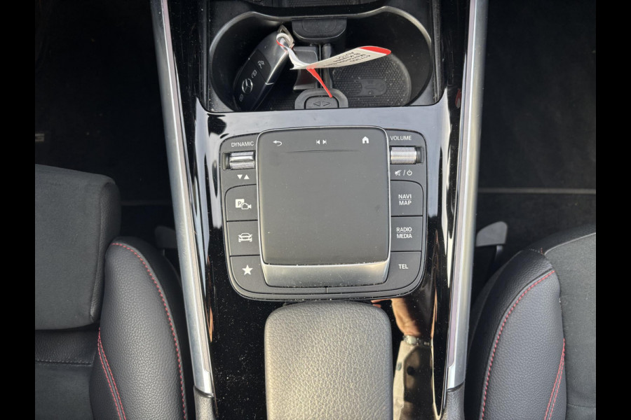 Mercedes-Benz B-Klasse 250 e AMG Line | Plug-in Hybride | PHEV | Stoelverwarming | Camera | Navigatiesysteem | getint warmtewerend glas