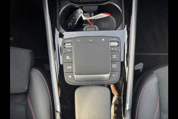 Mercedes-Benz B-Klasse 250 e AMG Line | Plug-in Hybride | PHEV | Stoelverwarming | Camera | Navigatiesysteem | getint warmtewerend glas