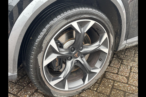 CUPRA Formentor 1.4 e-Hybrid VZ Performance 245pk | PHEV | Plug-in Hybride | Trekhaak wegklapbaar | Stoelverwarming | 360 Camera | Adaptive cruise control | 19 inch