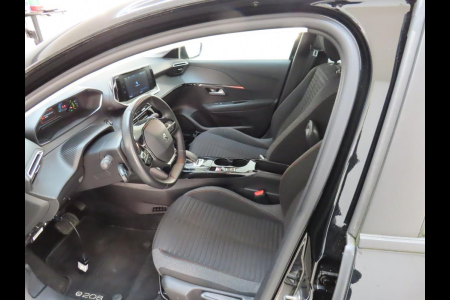 Peugeot e-208 EV Active 50 kWh | 53.000 KM | SOH 93% | Navigatie | VERWACHT!