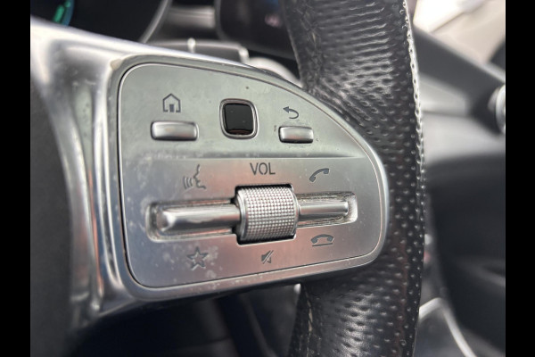 Mercedes-Benz GLC 300e 4MATIC AMG Line | 320pk PHEV | Panormadak | Afneembare Trekhaak | Burmester Audio | Stoelverwarming |  Achteruitrijcamera