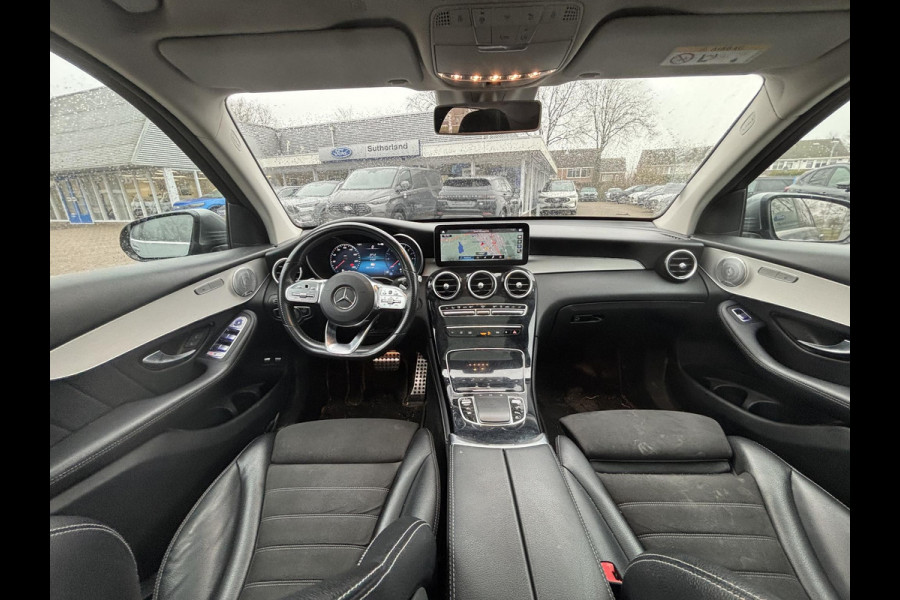 Mercedes-Benz GLC 300e 4MATIC AMG Line | 320pk PHEV | Panormadak | Afneembare Trekhaak | Burmester Audio | Stoelverwarming |  Achteruitrijcamera