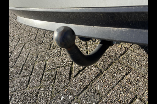 Toyota Corolla Touring Sports 1.8 Hybrid GR-Sport | 122pk | Trekhaak | Adaptieve Cruise | Stoelverwarming | 18 inch velgen | Full LED