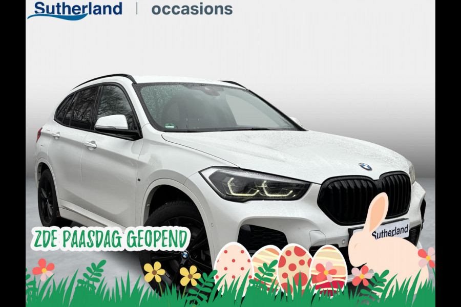 BMW X1 xDrive25e M Sport | 220 PK PHEV | Plug-in Hybride | M pakket | Trekhaak | 19 inch | Camera | Sportstoelen | Stoelverwarming | Adaptive Led | Individual dakhemel | Elektrische achterklep