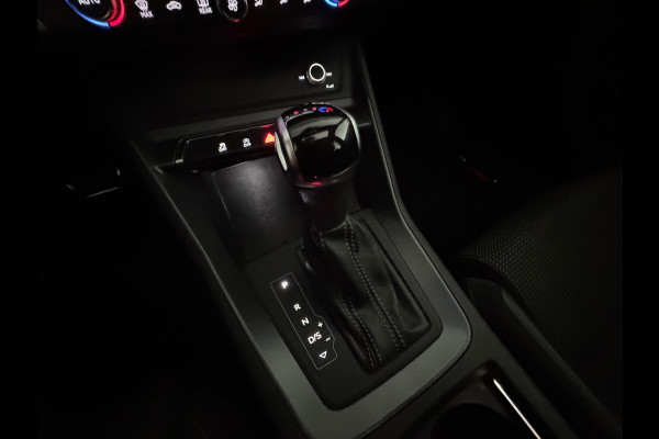 Audi Q3 35 TFSI S Line Pano|Camera|Sfeer|CarPlay|NL Auto|NAP