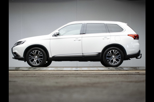 Mitsubishi Outlander 2.0 Connect Pro Sport (APPLE CARPLAY,NAVI,CAMERA,360 VIEW,STOEL/STUUR VERWARMING,CLIMATE,CRUISE,LM VELGEN)