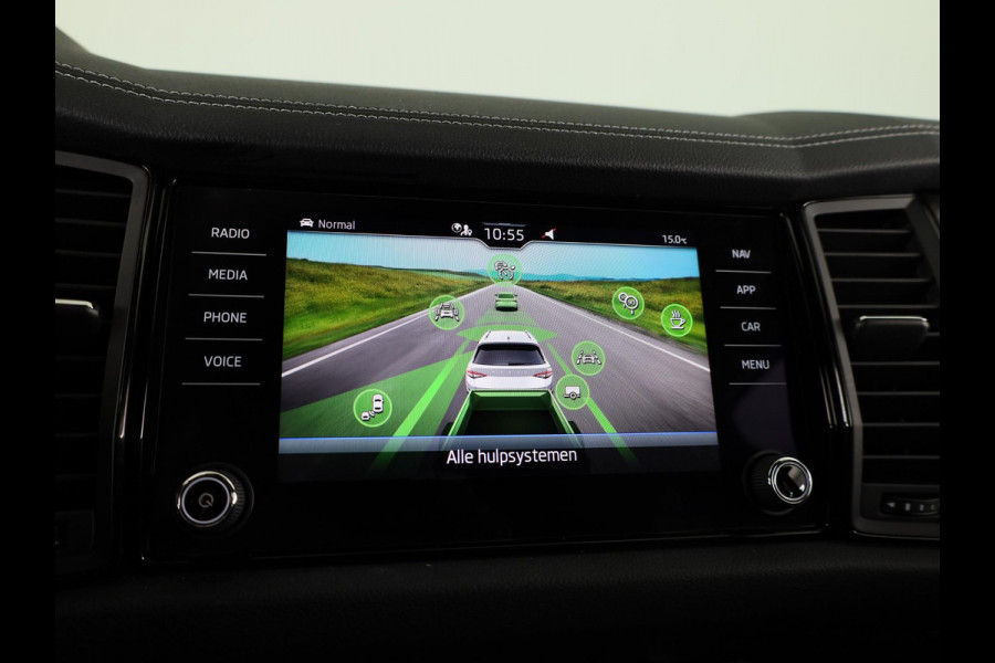 Škoda Kodiaq 1.5 TSI Sportline Business 150 pk Automaat (DSG) | Navigatie | Trekhaak (wegklapbaar) | Parkeersensoren | Achteruitrijcamera | Autom. airco (3 zones) | Stoelverwarming |