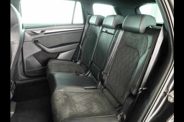 Škoda Kodiaq 1.5 TSI Sportline Business 150 pk Automaat (DSG) | Navigatie | Trekhaak (wegklapbaar) | Parkeersensoren | Achteruitrijcamera | Autom. airco (3 zones) | Stoelverwarming |