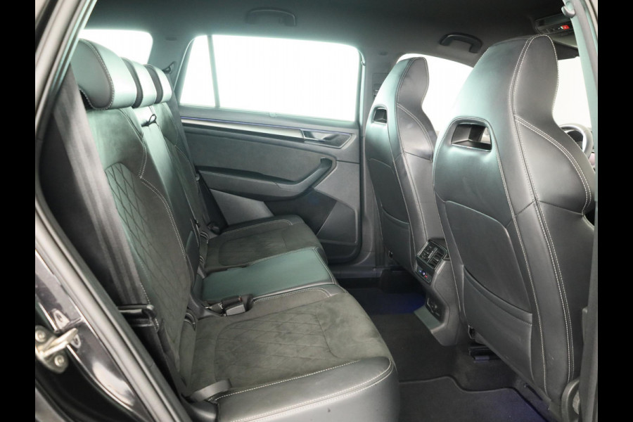Škoda Kodiaq 1.5 TSI Sportline Business 150 pk Automaat (DSG) | Navigatie | Trekhaak (wegklapbaar) | Parkeersensoren | Achteruitrijcamera | Autom. airco (3 zones) | Stoelverwarming |