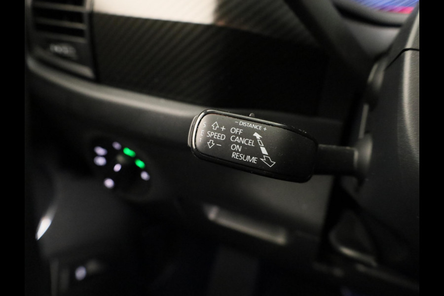 Škoda Kodiaq 1.5 TSI Sportline Business 150 pk Automaat (DSG) | Navigatie | Trekhaak (wegklapbaar) | Parkeersensoren | Achteruitrijcamera | Autom. airco (3 zones) | Stoelverwarming |