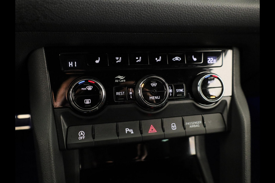 Škoda Kodiaq 1.5 TSI Sportline Business 150 pk Automaat (DSG) | Navigatie | Trekhaak (wegklapbaar) | Parkeersensoren | Achteruitrijcamera | Autom. airco (3 zones) | Stoelverwarming |