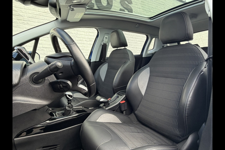 Peugeot 2008 1.2 PureTech Camera Cruise Stoelverwarming Carplay Panorama Trekhaak Navigatie