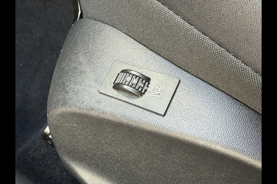 Peugeot 2008 1.2 PureTech Camera Cruise Stoelverwarming Carplay Panorama Trekhaak Navigatie