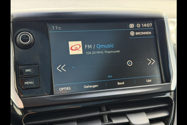 Peugeot 2008 1.2 PureTech Camera Cruise Stoelverwarming Carplay Panorama Trekhaak Navigatie