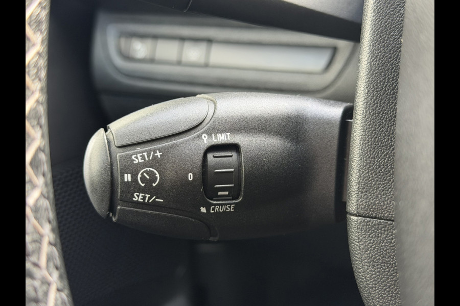 Peugeot 2008 1.2 PureTech Camera Cruise Stoelverwarming Carplay Panorama Trekhaak Navigatie