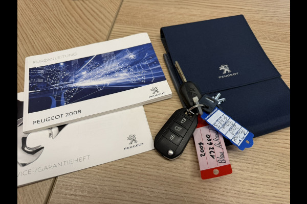 Peugeot 2008 1.2 PureTech Camera Cruise Stoelverwarming Carplay Panorama Trekhaak Navigatie
