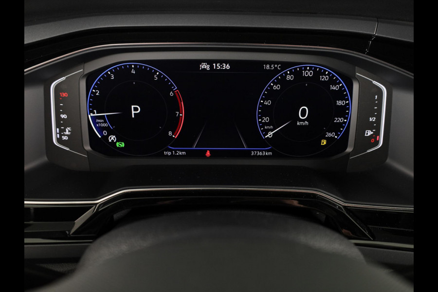 Volkswagen Polo r line business | 95 pk | automaat (DSG) | panoramadak | camera | stoelverwarming | keyless entry | 18 inch