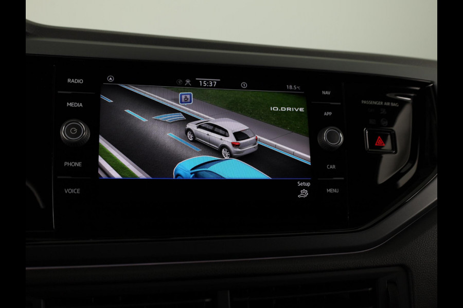 Volkswagen Polo r line business | 95 pk | automaat (DSG) | panoramadak | camera | stoelverwarming | keyless entry | 18 inch