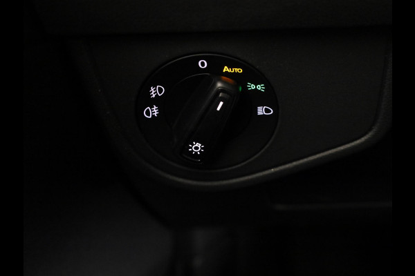 Volkswagen Polo r line business | 95 pk | automaat (DSG) | panoramadak | camera | stoelverwarming | keyless entry | 18 inch