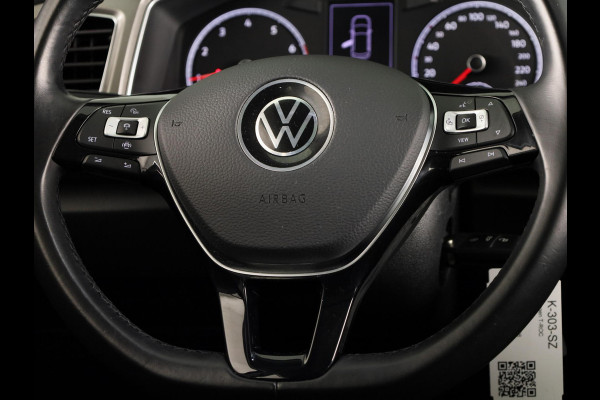 Volkswagen T-Roc 1.0 TSI Style | Panoramadak | Parkeersensoren | navigatie | Apple carplay en android auto |