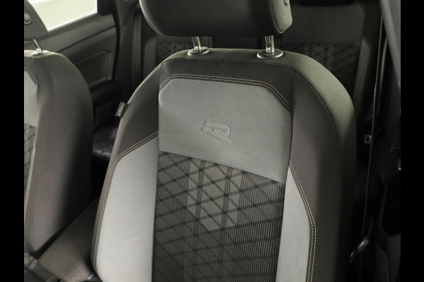 Volkswagen Taigo 1.0 TSI R-Line | DSG | Camera |Keyless | Navigatie | Carplay & Android Auto | Stoelverwarming |