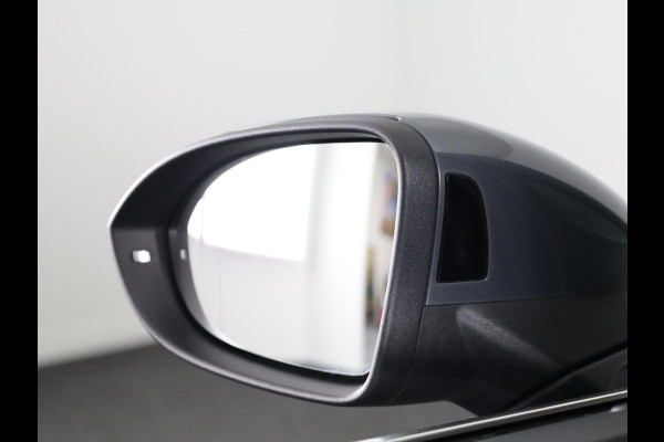 Volkswagen Golf 1.5 eTSI Style 130 PK | Automaat | Digitaal dashboard | Sportstoelen | Navigatie