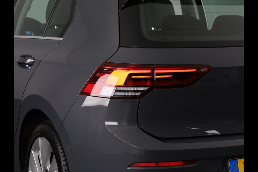 Volkswagen Golf 1.5 eTSI Style 130 PK | Automaat | Digitaal dashboard | Sportstoelen | Navigatie