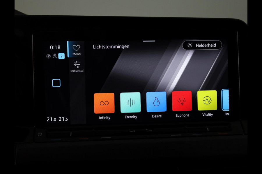 Volkswagen Golf 1.5 eTSI Style 130 PK | Automaat | Digitaal dashboard | Sportstoelen | Navigatie