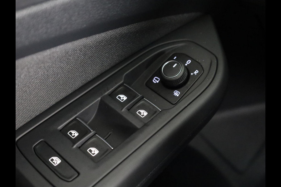 Volkswagen Golf 1.5 eTSI Style 130 PK | Automaat | Digitaal dashboard | Sportstoelen | Navigatie