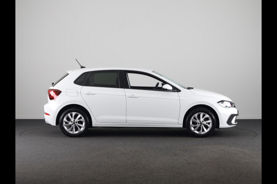Volkswagen Polo 1.0 TSI Life Edition | Navigatie via App | Parkeersensoren | Achteruitrijcamera | Adaptieve cruise control | Stoelverwarming |