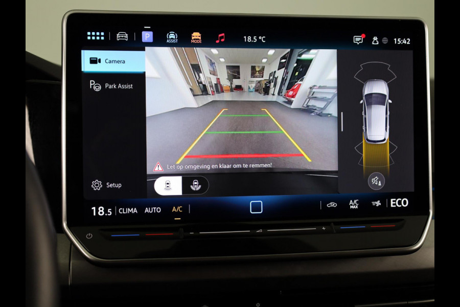 Volkswagen Golf 1.5 eHybrid Life Edition 204PK | Automaat | Camera | Extra getint glas | verlengde garantie