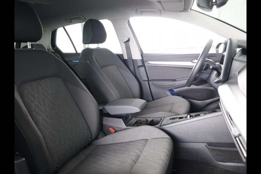 Volkswagen Golf 1.5 eHybrid Life Edition 204PK | Automaat | Camera | Extra getint glas | verlengde garantie