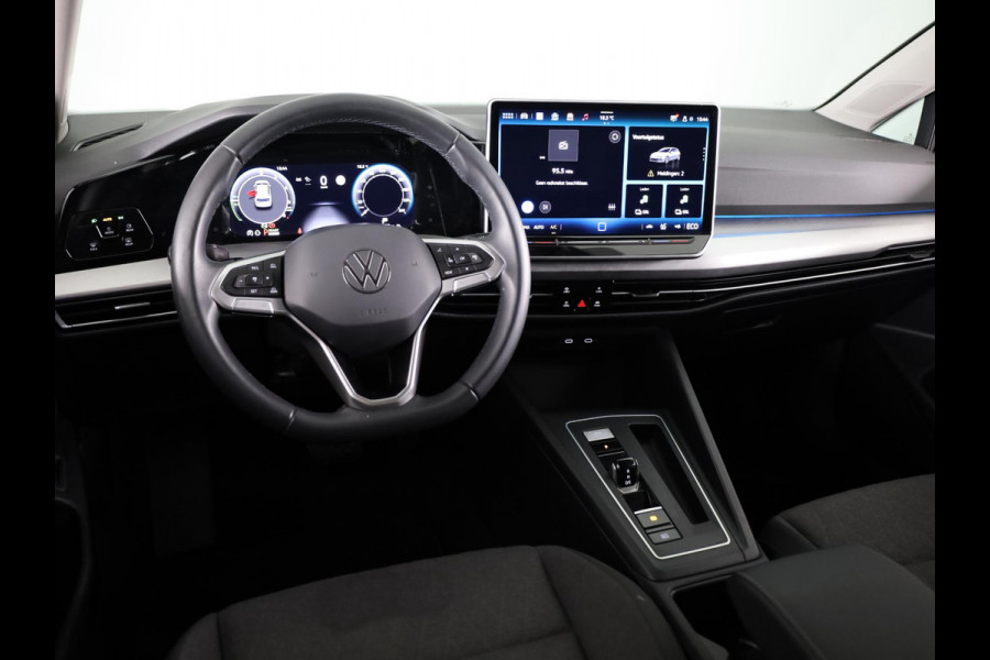 Volkswagen Golf 1.5 eHybrid Life Edition 204PK | Automaat | Camera | Extra getint glas | verlengde garantie