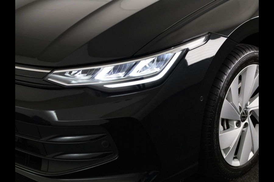 Volkswagen Golf 1.5 eHybrid Life Edition 204PK | Automaat | Camera | Extra getint glas | verlengde garantie