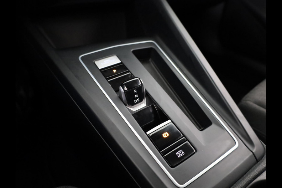 Volkswagen Golf 1.5 eHybrid Life Edition 204PK | Automaat | Camera | Extra getint glas | verlengde garantie