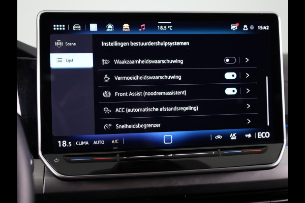 Volkswagen Golf 1.5 eHybrid Life Edition 204PK | Automaat | Camera | Extra getint glas | verlengde garantie