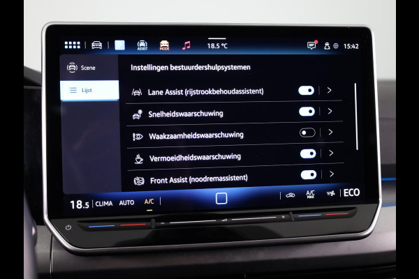 Volkswagen Golf 1.5 eHybrid Life Edition 204PK | Automaat | Camera | Extra getint glas | verlengde garantie